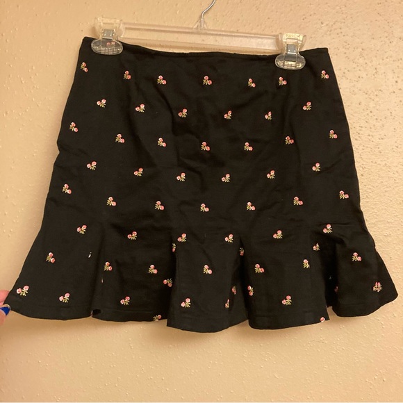 Betsey Johnson Black Floral Skirt - Picture 5 of 8